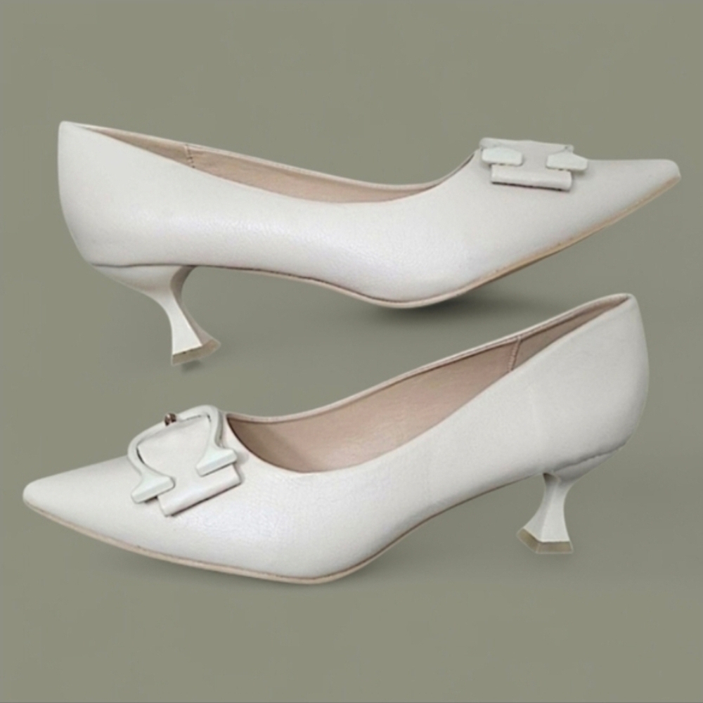 C. Paravano “Olivia” C Buckle Pointed Toe Leather Pumps – 42 EU / 11.5 US – 2.1" - Picture 12 of 12